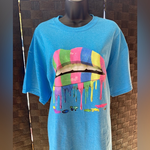 Dani Rainbow Lips Blue Short Sleeve Tee - Picture 5 of 6